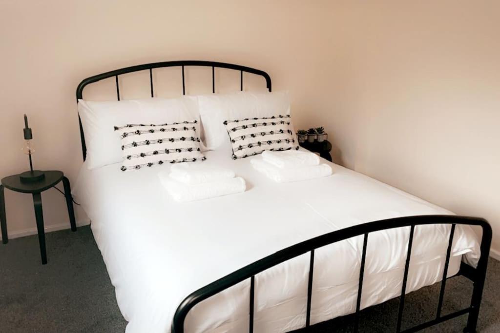 Lovely 1 Bedroom Studio Apartment - Merthyr Tydfil Eksteriør billede